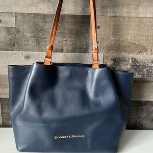 Dooney & Bourke Handbag